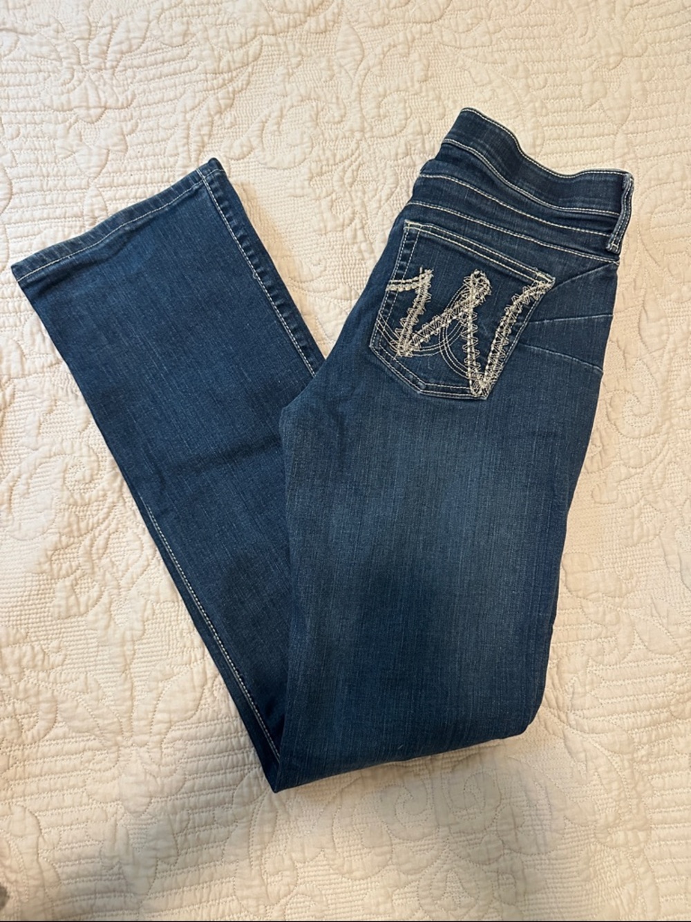 Wrangler Women’s Bootcut Jeans with Embroidered Back Pocket size 7/8x34"
